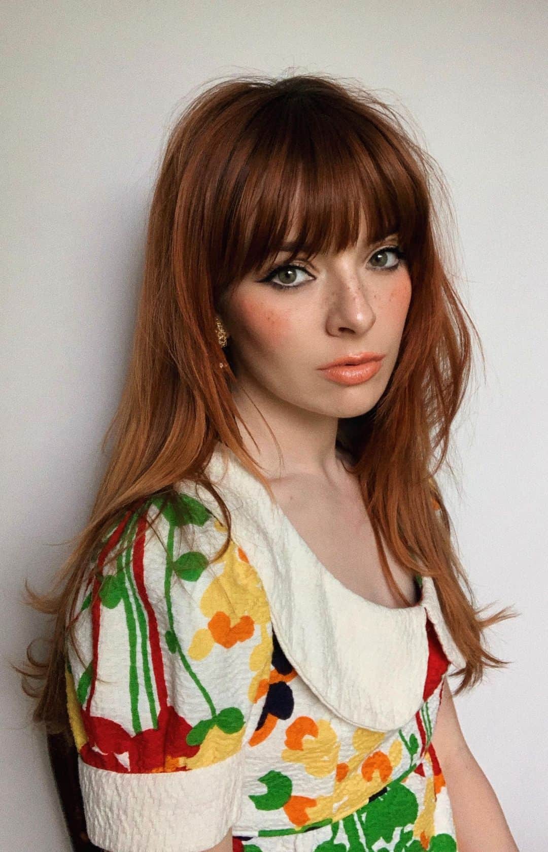 ジェーン・アルドリッジのインスタグラム：「Music:  Irrésistiblement - Chantal Renaud Clouds Across the Moon- RAH Band  Face: NARS Natural Radiant Longwear Foundation: http://bit.ly/2WUHSNv NARS Soft Matte Complete Concealer- http://bit.ly/2H61ILZ Charlotte Tilbury Filmstar Bronze & Glow- http://bit.ly/2WRPz6Z NARS Wanted Cheek Palette 1 - http://bit.ly/2WYVuYk Givenchy Prisme Visage Face powder: http://bit.ly/2QXPqd8  Eyes: Anastasia Beverly Hills Soft Glam Eyeshadow Palette- http://bit.ly/2WYVuYk Urban Decay Perversion Fine Ink Liner- not available any longer Mac Fluidline Gel Eyeliner: http://bit.ly/2WPkIrX Benecos Natural Kajal Eyeliner in White- http://bit.ly/2QZPV6s Kjaer Weis Eye Pencil in Brown- http://bit.ly/2QW6rEh Benefit Brow Zing- http://bit.ly/2QSHRUV  Lips: NYX Butter Lipstick in Shooting Star-https://bit.ly/2o19oGr Charlotte Tilbury Lip Cheat Lip Liner in Pillow Talk- http://bit.ly/2WPXOAx Soap and Glory Sexy Motherpucker Lipgloss- http://bit.ly/2QXPk5g」