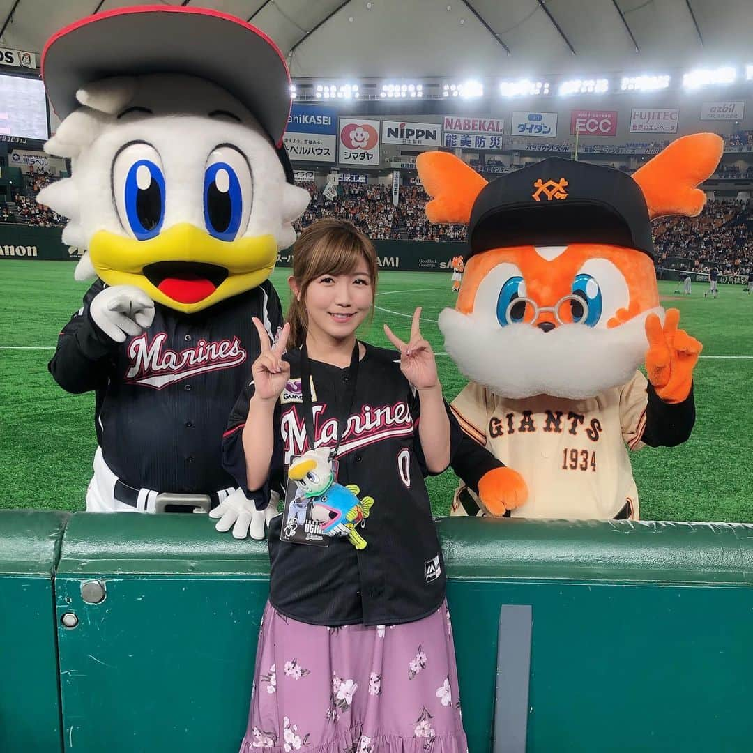 美泉咲さんのインスタグラム写真 - (美泉咲Instagram)「交流戦中です☺️✨ マスコット達とも交流してます😆笑 普段機会がないセ・リーグのチームとの試合！ DH制だったり、投手もバッターになったり、リーグが違うと試合の組み立て方も変わってくるから本当に面白い😊✨ 勝ってくれるともっと面白いんだけどなー😂😂 #chibalotte」6月8日 0時29分 - saki_mizumi