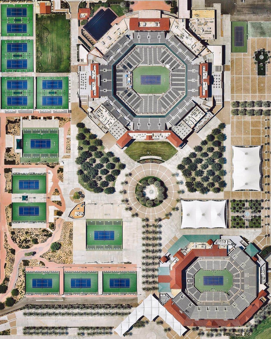 Daily Overviewさんのインスタグラム写真 - (Daily OverviewInstagram)「The Indian Wells Tennis Garden is a 29-court complex located on 88 acres (360,000 sq. m) near Palm Springs, California. Its 16,000-capacity "Stadium 1" is the second largest outdoor tennis stadium in the world. Every year, the complex hosts the Indian Wells Masters, also known as the BNP Paribas Open — the best-attended tennis tournament outside of the four Grand Slam tournaments. /// Created by @dailyoverview, source imagery: @nearmap」6月8日 0時36分 - dailyoverview