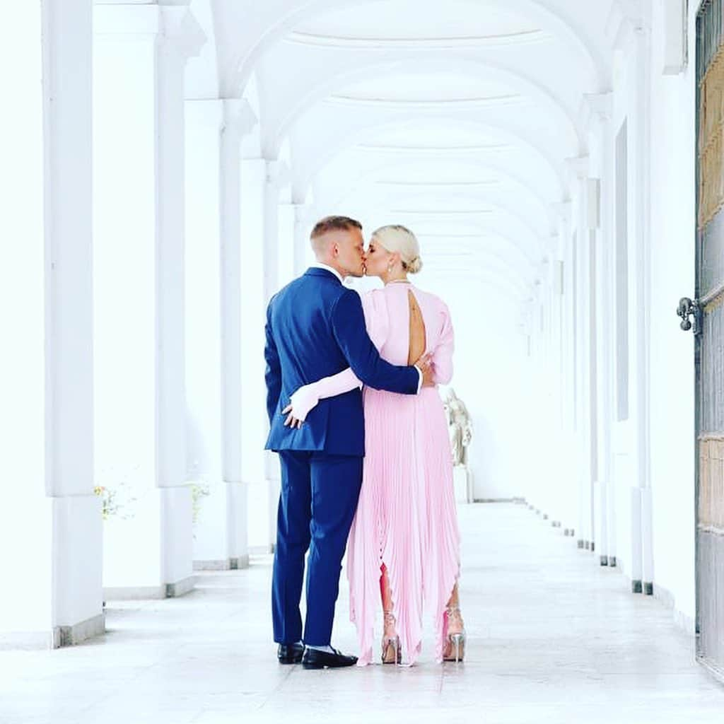 フィリップ・マックスさんのインスタグラム写真 - (フィリップ・マックスInstagram)「Es war der grandioseste und emotionalste Tag unseres Lebens! Mr.&Mrs.M ❤️💍 • • • #wedding #family #love #augsburg #mrmrs #hochzeit #neverendinglovestory」6月8日 0時37分 - p.max31