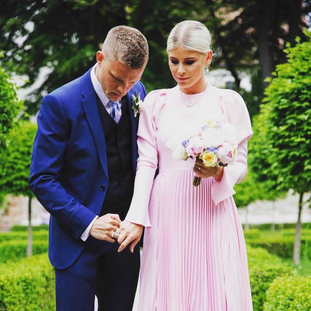 フィリップ・マックスさんのインスタグラム写真 - (フィリップ・マックスInstagram)「Es war der grandioseste und emotionalste Tag unseres Lebens! Mr.&Mrs.M ❤️💍 • • • #wedding #family #love #augsburg #mrmrs #hochzeit #neverendinglovestory」6月8日 0時37分 - p.max31