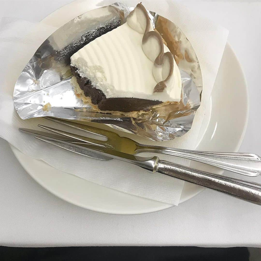 saki kojimaさんのインスタグラム写真 - (saki kojimaInstagram)「ショートケーキなくて、チョコタルト🍫🥧 #食べログ化」6月8日 0時40分 - kojima__saki