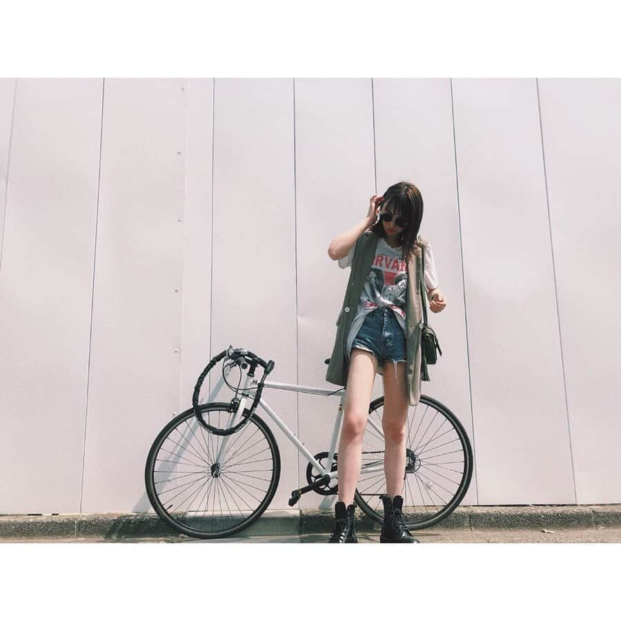 松井貴香さんのインスタグラム写真 - (松井貴香Instagram)「- - outfit of the day🚲 - 基本毎日移動は自転車だから 今日から梅雨入り悲しいな〜☔︎ - - #0607 #私服 #キコーデ #ファッション #自転車  #自転車女子 #梅雨 #2枚目の爆笑の先はりか #梅雨入り #ootd #outfit #kicode #code #fashion #casual  #bike #crossbike  #like4likes  #instagood  #followｍe」6月8日 0時53分 - kiko414_m