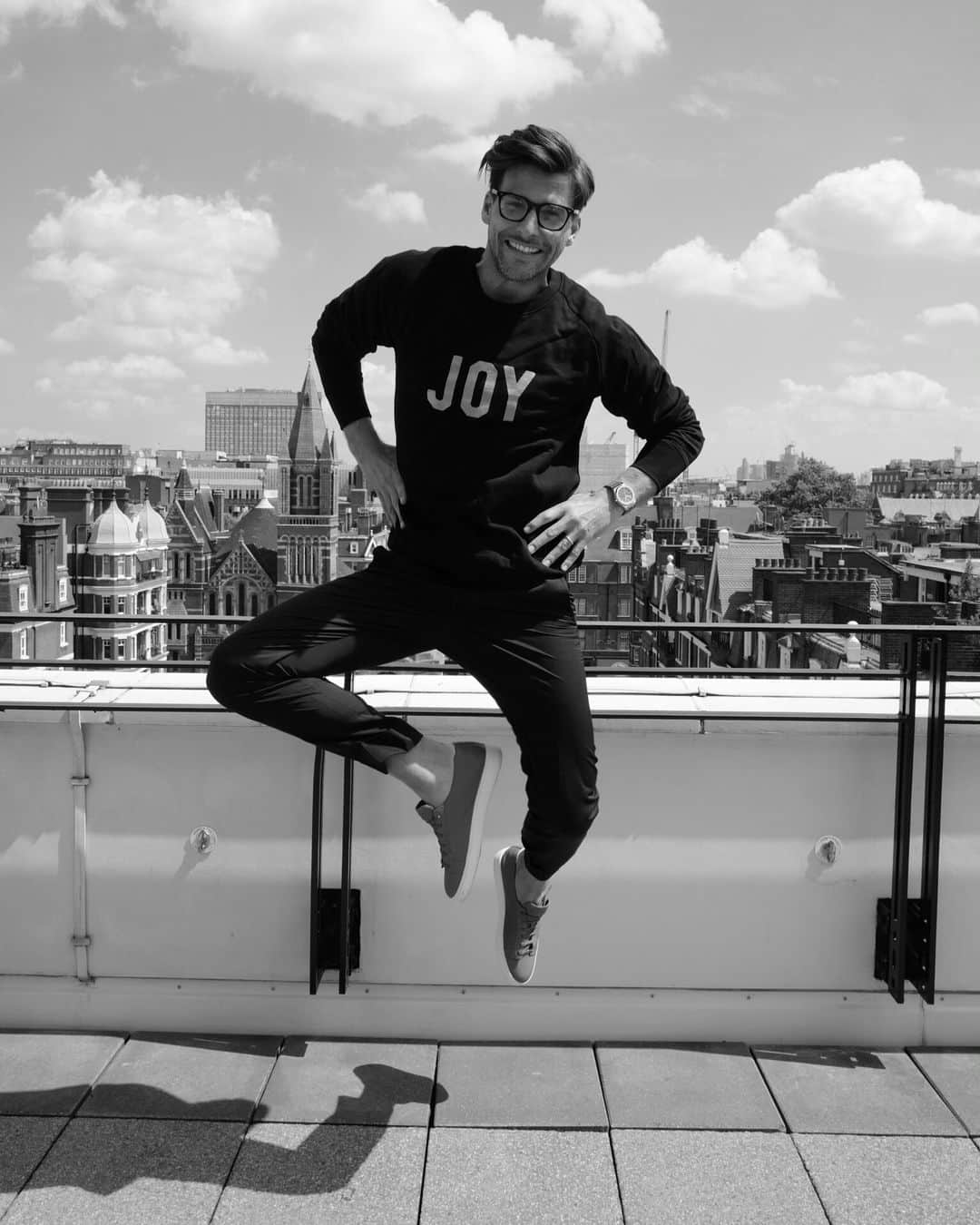 ヨハネス・ヒューブルさんのインスタグラム写真 - (ヨハネス・ヒューブルInstagram)「Today’s mood #london #friyay」6月8日 0時51分 - johanneshuebl