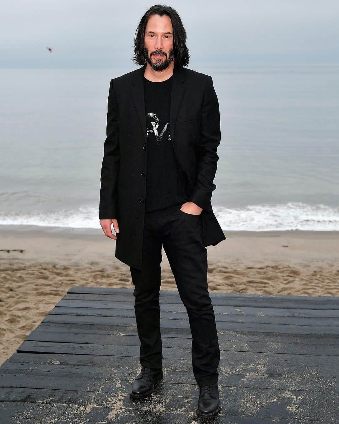 GQさんのインスタグラム写真 - (GQInstagram)「The new face of Saint Laurent wore his version of beach attire to #YSLLA.」6月8日 1時02分 - gq