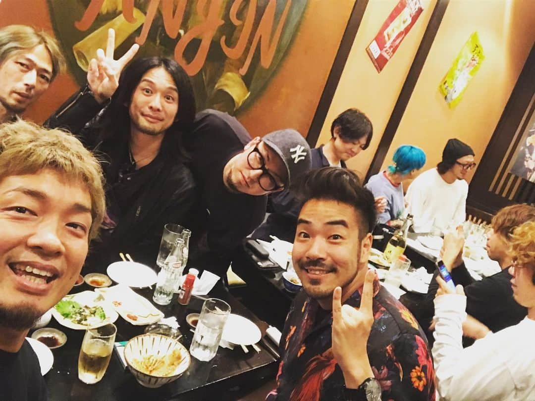 須賀真太郎さんのインスタグラム写真 - (須賀真太郎Instagram)「明日はBLAZE UP NAGASAKI 2019☆ 今年も楽しむぜよー！！！ #ブレイズアップ #ハウステンボス #SHANK #HEY_SMITH #SiM  #CROSSFAITH #dustbox」6月8日 1時03分 - sugacurry