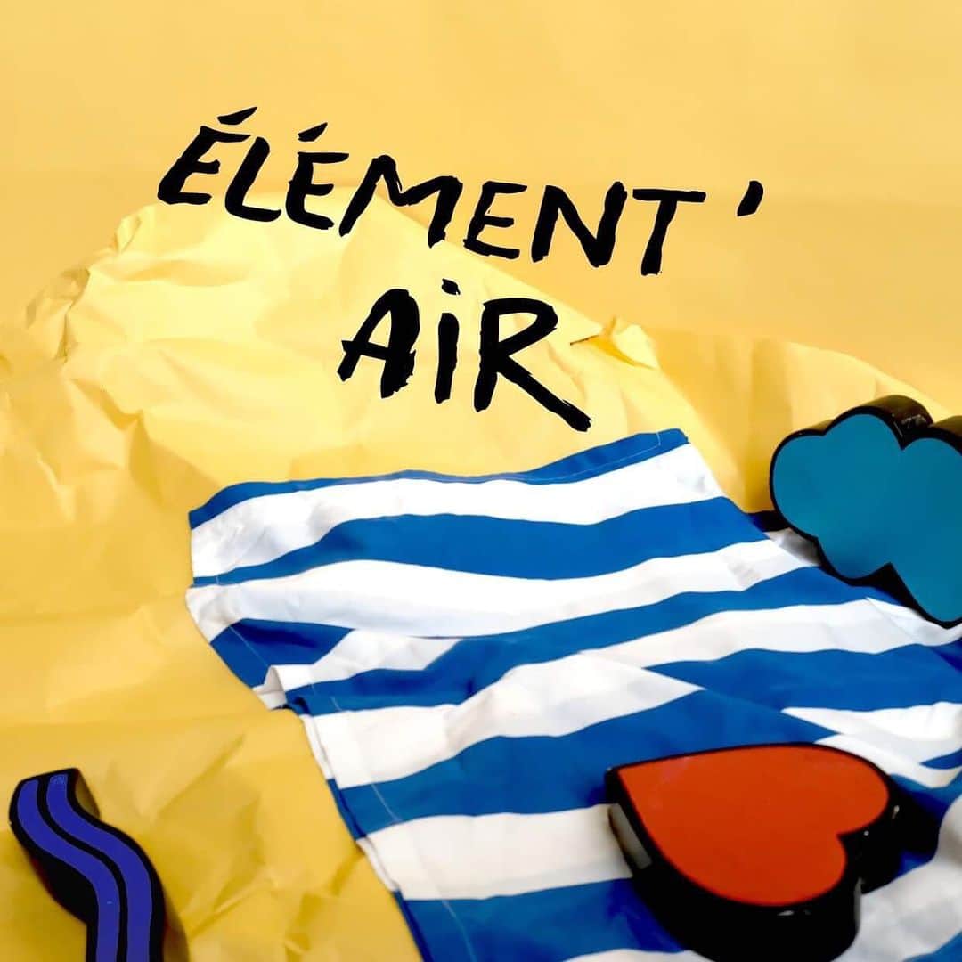 のインスタグラム：「Êtes-vous prêt(e) à affronter les 4 éléments ? Bravez le quotidien avec nos nouveaux modèles Cool'orés issus de notre nouvelle collection capsule mensuelle de Juin !  RDV vite sur notre e-shop pour découvrir TOUS les modèles Element'Air ☀ (lien en bio)  Are you ready to face the four elements? Brave the dailylife with our new Cool'ored products from our new monthly capsule collection of June!  RDV now on our e-shop to discover ALL the collection Element'Air ☀ (link in bio)  #Castelbajac #Happyculture  #Castelbajac #Paris #Happy #Arty #Colored #Newcollection #Newin #elementAir」