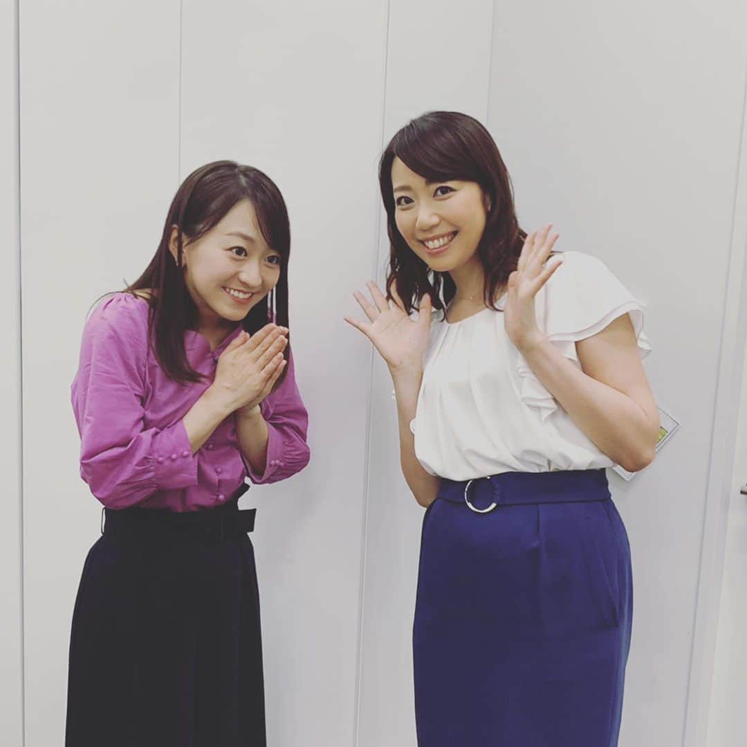 須黒清華のインスタグラム：「緊張の一週間が終わり、ほっと一息…🍀 何度やってもドキドキバクバクのWBSメインキャスター💦 なんとか乗り切れたのは、片渕アナ、まあさちゃん、そしてなんと言っても山川キャスター、皆さんがサポートしてくれていたから😭✨ 感謝感謝です😂😂😂 #wbs #ワールドビジネスサテライト #片渕アナ #北村まあさ キャスター #山川キャスター #心から感謝  引き続き頑張ります‼︎」