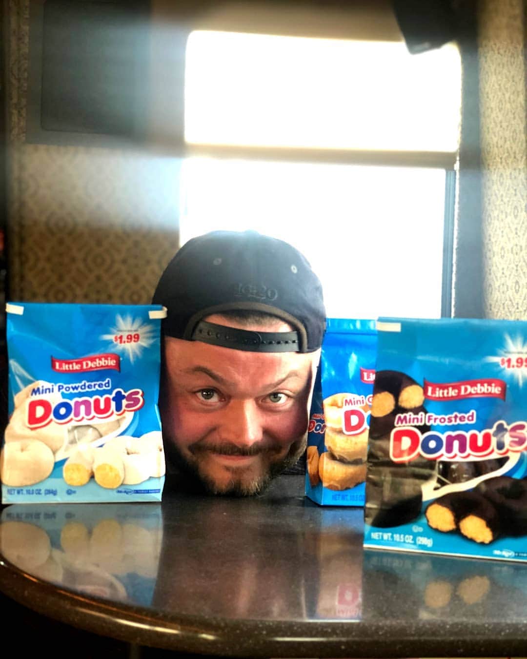 ヒンダーのインスタグラム：「We d🍩nut know what we’d d🍩 without you guys! Thanks for all your support!! 😉 #HappyNationalDonutDay」