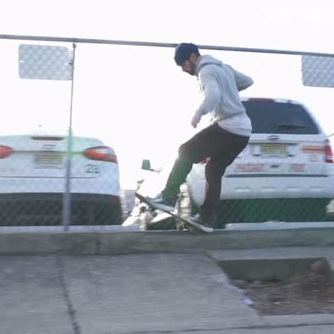スラッシャーのインスタグラム：「OUT THERE with Bobby Puleo aka @timandvicstagram 🌖 Now playing on ThrasherMagazine.com 📡 🎬 @waylonboner」