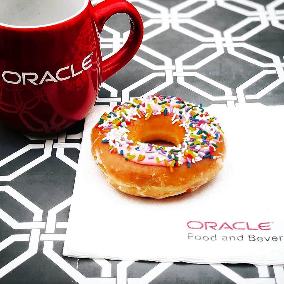 Oracle Corp. （オラクル）さんのインスタグラム写真 - (Oracle Corp. （オラクル）Instagram)「🍩 Donut trust third party #support providers with holes in their offer. Treat your #business to Oracle, we are a trusted #partner that protects investment from end to end. Happy #NationalDonutDay from Oracle! 📷 @oraclefoodbev」6月8日 1時22分 - oracle