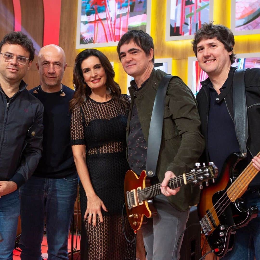 ファチマ・ベルナルデスのインスタグラム：「A gente se divertiu. E vc? #encontrocomfatima. #sextou #skank #guilherninalibanio #tiama #brauliobessa #poesiacomrapadura #empoderamento #representatividade #relacionamento」