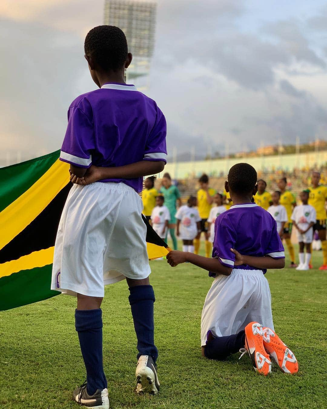 appleさんのインスタグラム写真 - (appleInstagram)「Commissioned by Apple. "This is a historic moment not only for Jamaica, but for Caribbean soccer in general. The @ReggaeGirlz are the first Caribbean women’s team to play in the world’s biggest football competition. Only three years ago the team was disbanded. It meant a lot to photograph them at @BobMarley’s home and their last home game in Kingston before leaving for France." #ReggaeGirlz #ShotoniPhone by Rose Marie C. @rorosiemarie featuring @nickle165 @chanelhmarks @dbondflasza @allysonswaby10 @sydneyy_schneider @bun_bun10 @ashleighshim @den_den14 @changchang613 @jayymatthewss @olufolasade_adamolekun Mural art: @likemindedart @iLLson See Stories for more.」6月8日 1時42分 - apple