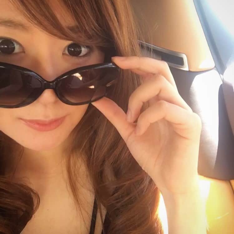 白石蘭のインスタグラム：「今年の夏は旅行いけるかなー😭 今は一番沖縄行きたい！🏖」