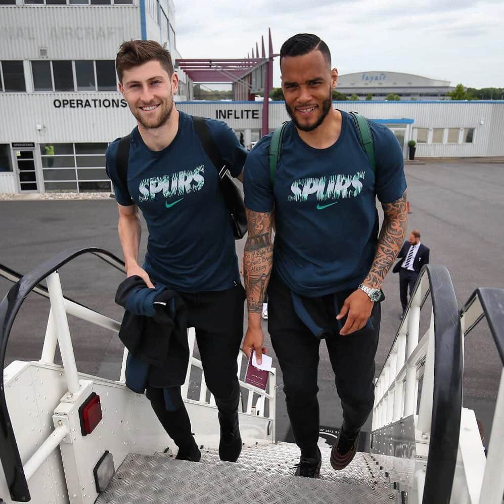 ベン・デイヴィスのインスタグラム：「Sad to see you go @mvorm! We’ve been together from the start at Swansea, been such a big help to me! It’s going to be weird after 7 years, but wishing you all the best!」