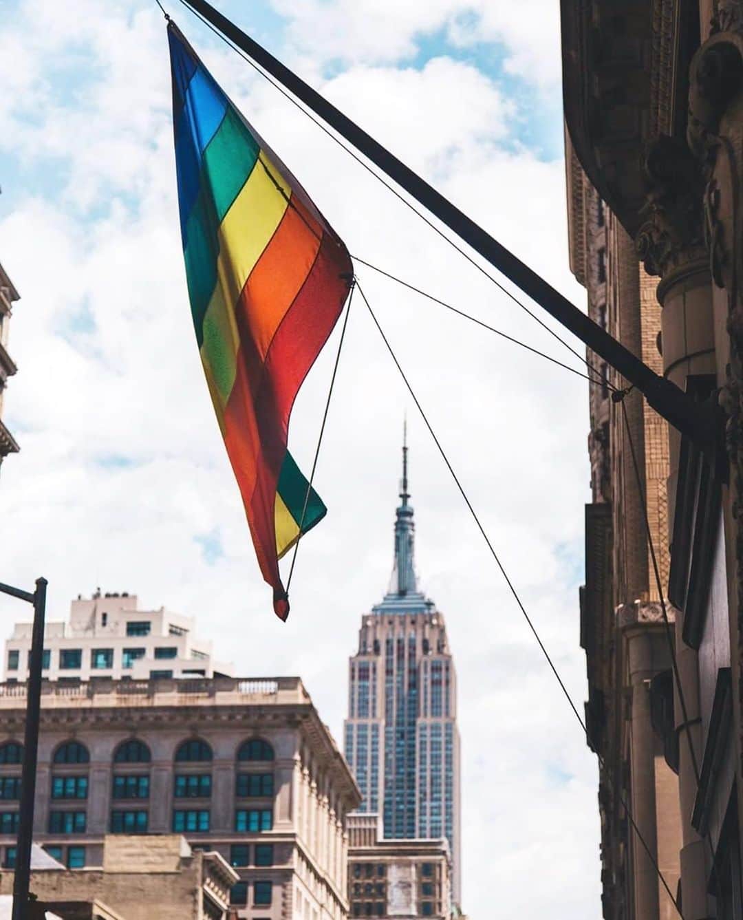 ボンド・ナンバーナインさんのインスタグラム写真 - (ボンド・ナンバーナインInstagram)「@hotel48lexnyc via @nycgo This month, NYC is expected to see more than 4 million visitors to celebrate WorldPride!  #bondno9 #bondno9ny #newyork #newyorkcity #nyc #pride #worldpride #gaypride #pridemonth #fragrance #perfume #love」6月8日 2時02分 - bondno9ny