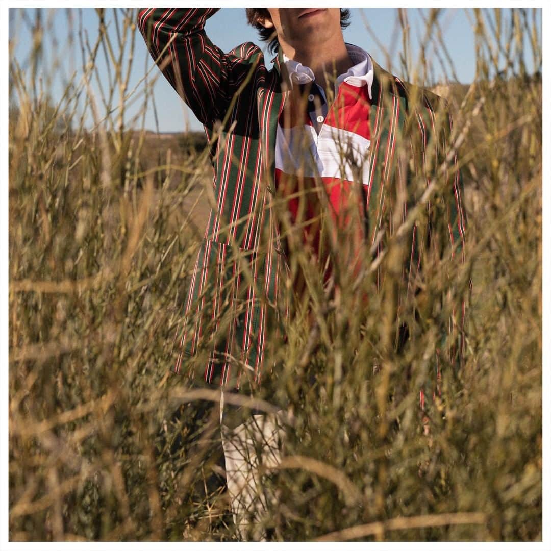 のインスタグラム：「Caminando por el campo.... (sigue la canción)  #ElGanso #ss19 #Blazer」