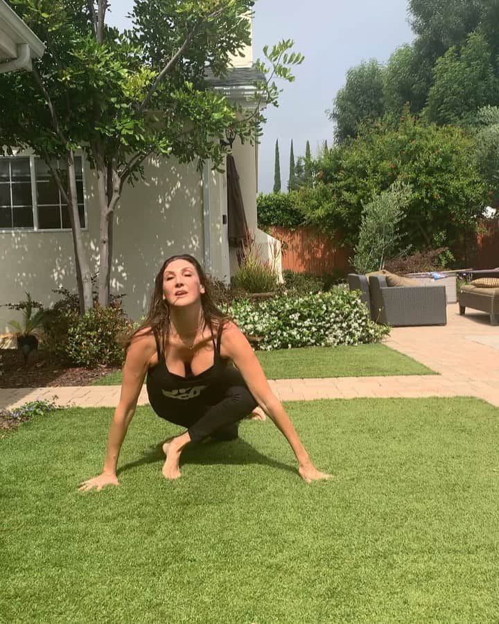 ヘザー・マクドナルドのインスタグラム：「This is what I did when I found out Bradley Cooper is now single and  THAT NEW CITIES HAVE BEEN ADDED TO MY COMEDY TOUR! TIX AT HEATHERMCDONALD.NET It’s ALL finally going to happen. Bradley and Gaga forever.  Also, I do take interpretative dance song requests.」