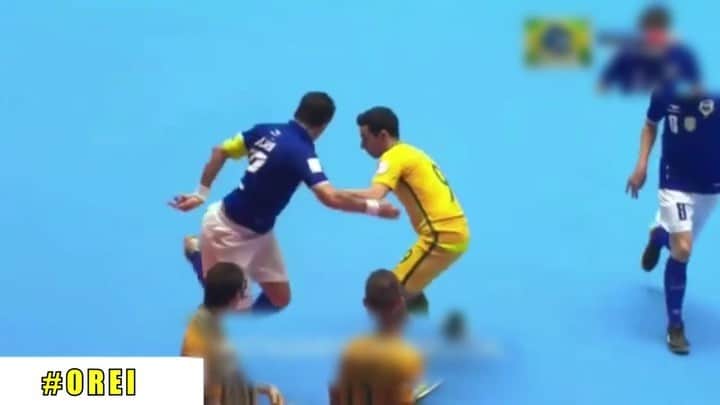 アレッサンドロ・ローザ・ヴィエイラのインスタグラム：「VÍDEO - Um pouco do meu último Brasil 🇧🇷 x Austrália 🇦🇺 😱🔥🤷🏻‍♂️ Mundial 2016 ,gosta? 👑 #OREI 👑 #Maisumcombinado Edição - @adonias」