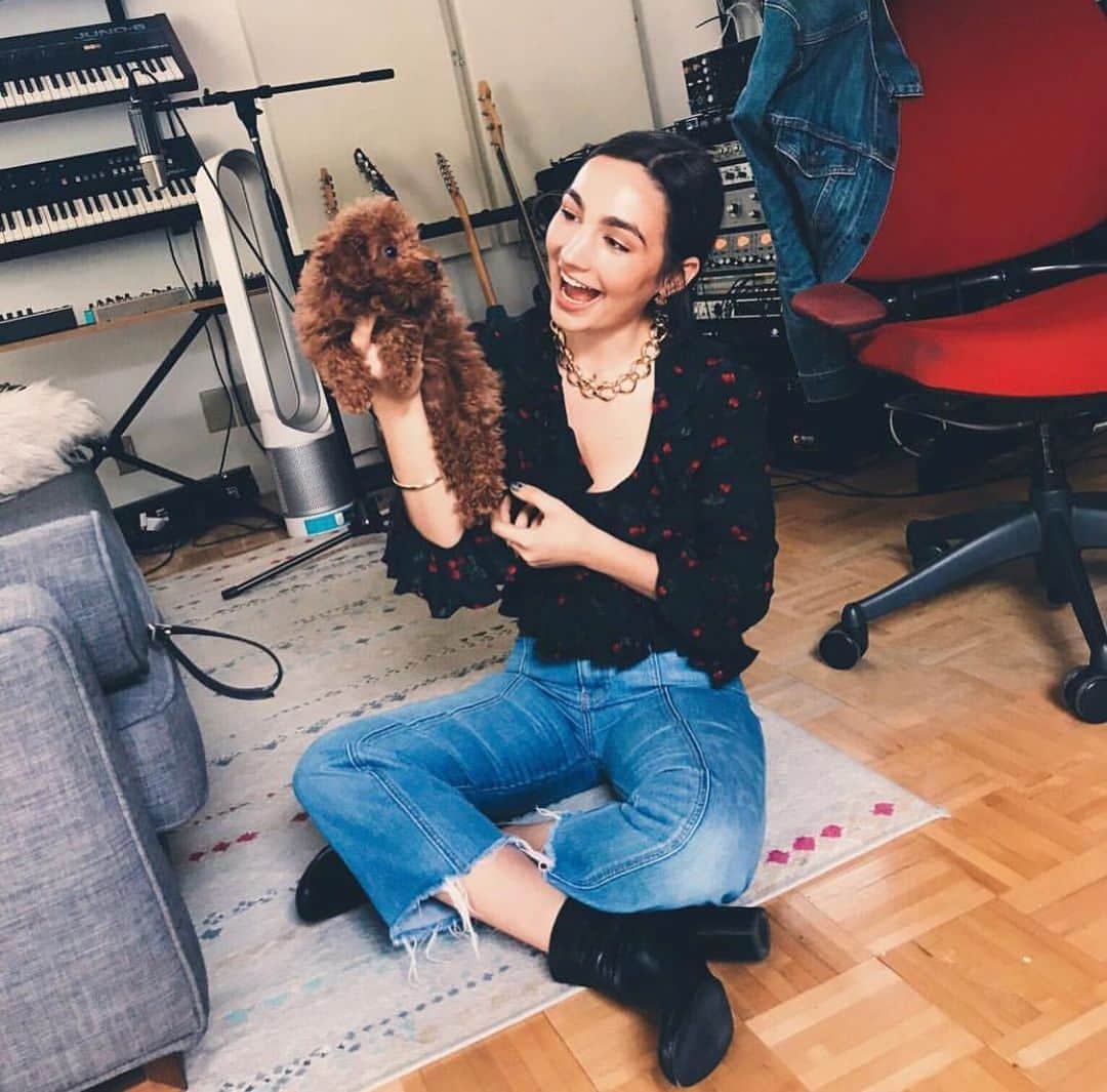 ASCAPさんのインスタグラム写真 - (ASCAPInstagram)「Studio pups get us dancin to @mlebear’s new tune 🎶 listen at the link in our bio. #NMF #dancin」6月8日 2時14分 - ascap