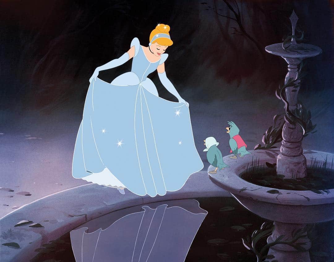ウォルト・ディズニー・アニメーション・スタジオズさんのインスタグラム写真 - (ウォルト・ディズニー・アニメーション・スタジオズInstagram)「What magical news! #Cinderella is coming home to the Walt Disney Signature Collection. Bring your favorite Disney princess home when you get the exclusive Filmmaker Gallery & Storybook from @Target June 25. Pre-order now: http://di.sn/6002EmSLo」6月8日 2時30分 - disneyanimation