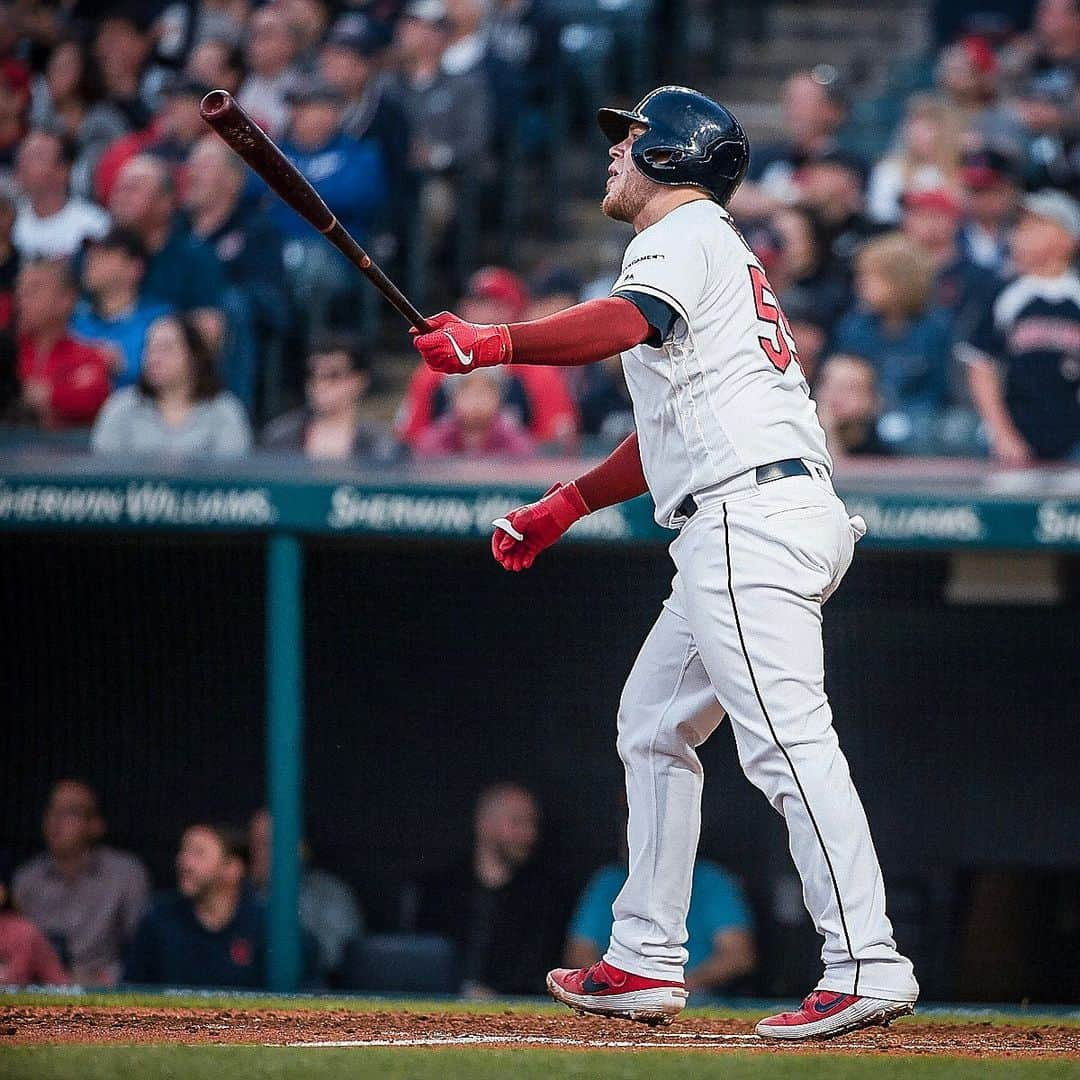 クリーブランド・インディアンスさんのインスタグラム写真 - (クリーブランド・インディアンスInstagram)「#VoteBebo! 🗳  Roberto Perez is the ONLY catcher in the A.L. with double digit home runs & double digit runners caught stealing this season. 👀 #ASGWorthy」6月8日 2時27分 - cleguardians