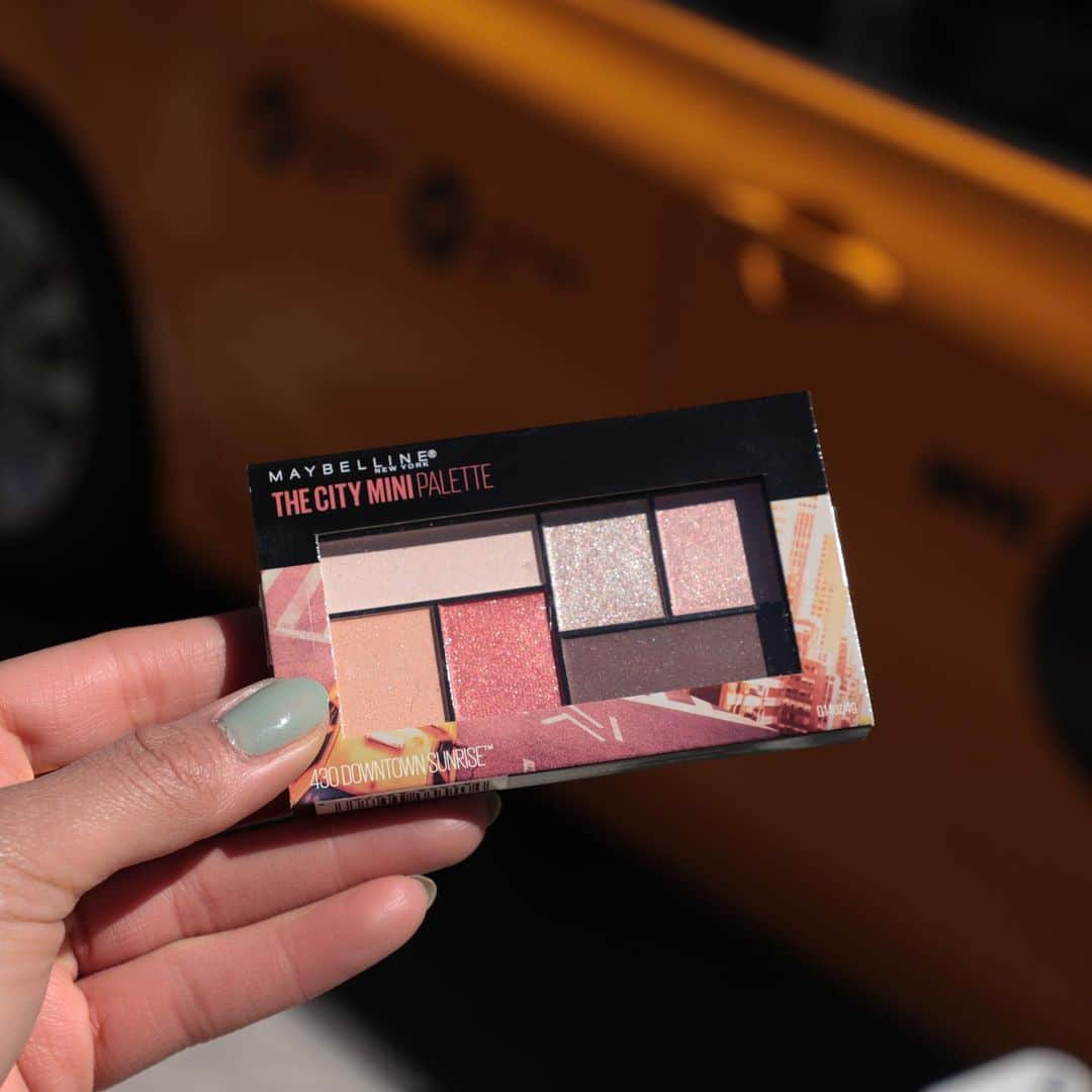 Maybelline New Yorkさんのインスタグラム写真 - (Maybelline New YorkInstagram)「Leave only pink heart emojis if you love our #cityminis palette in ‘downtown sunrise’! We’re obsessed with the rosy hues and neutral shades, perfect for any summer makeup look! 💗💞💓」6月8日 2時52分 - maybelline