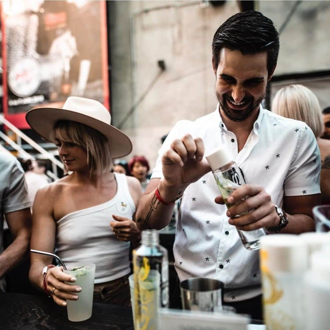 オリヴィア・スマートさんのインスタグラム写真 - (オリヴィア・スマートInstagram)「🍸 Thanks for having us last night to kick start the @f1 weekend here in Montreal 🏁」6月8日 3時22分 - oliviasmartx