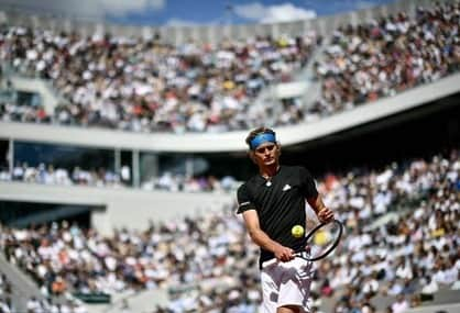 アレクサンダー・ズベレフさんのインスタグラム写真 - (アレクサンダー・ズベレフInstagram)「Thank you Paris! L👀king forward to next year 🇫🇷! 🙌@rolandgarros」6月8日 3時29分 - alexzverev123