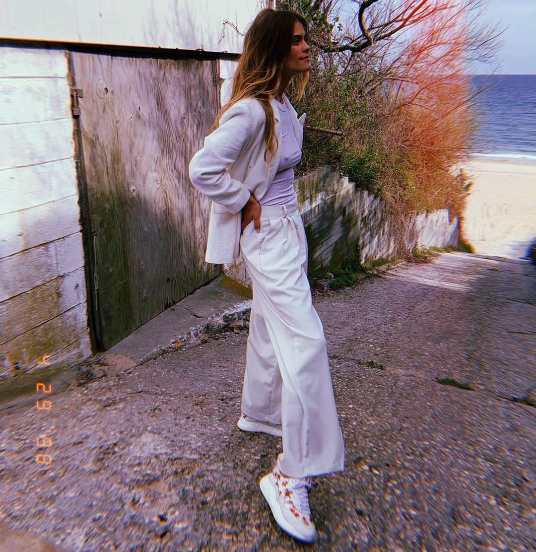 ニーナ・アグダルのインスタグラム：「Zoom in on the shoe though @koio #koioxninaagdal」