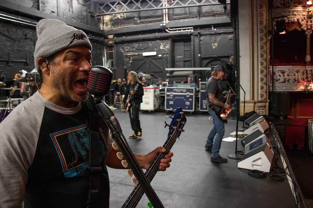 メタリカさんのインスタグラム写真 - (メタリカInstagram)「Preparing for the #MetAtSlaneCastle throwdown at the Olympia Theatre in Dublin! ・・・ #WorldWired #Metallica」6月8日 13時11分 - metallica