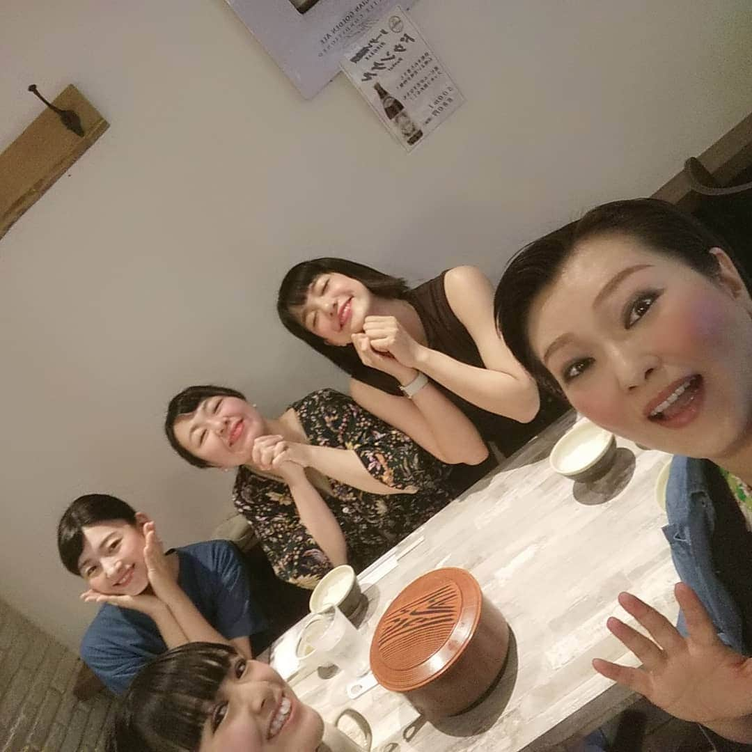 五十嵐サキさんのインスタグラム写真 - (五十嵐サキInstagram)「女子ランチ☀️🍴 #梅三小路  #ビアバー  #久しぶり に #トンテキ ランチ #安定 の美味しさと #おひつ で #白米 #おかわり自由 #本日 も #三杯 おかわり #満腹ぷく #よしもと西梅田劇場  #本日４回公演 と #なんばグランド花月 で #舶来寄席新喜劇 #5ステ #有難や #吉本新喜劇 #よしもと新喜劇 #五十嵐サキ」6月8日 13時20分 - saki_igarashi