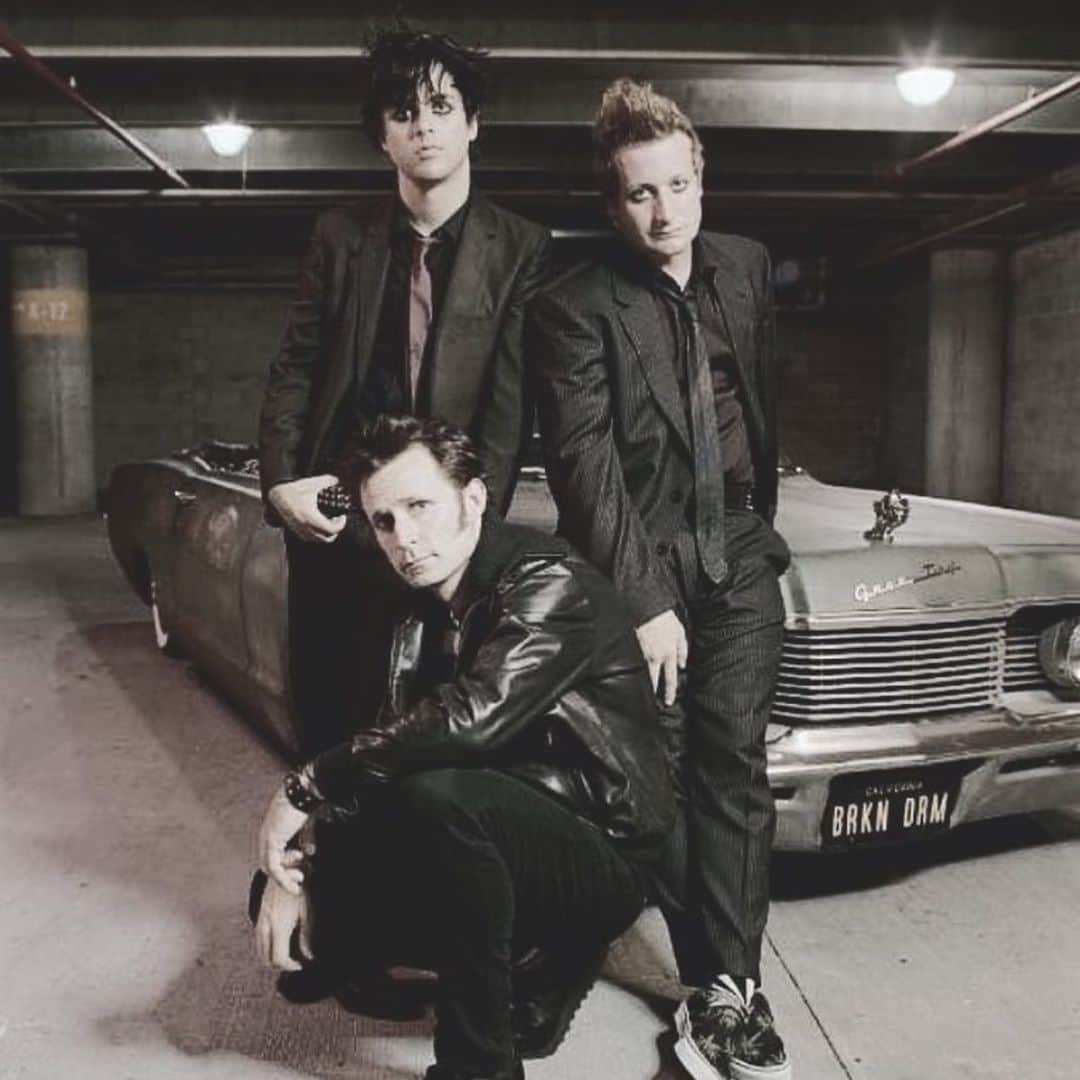 トレ・クールのインスタグラム：「The Boulevard of Broken Dreams video shoot was a super fun day. That car shoots fire out it’s tailpipes 🔥 by the way」