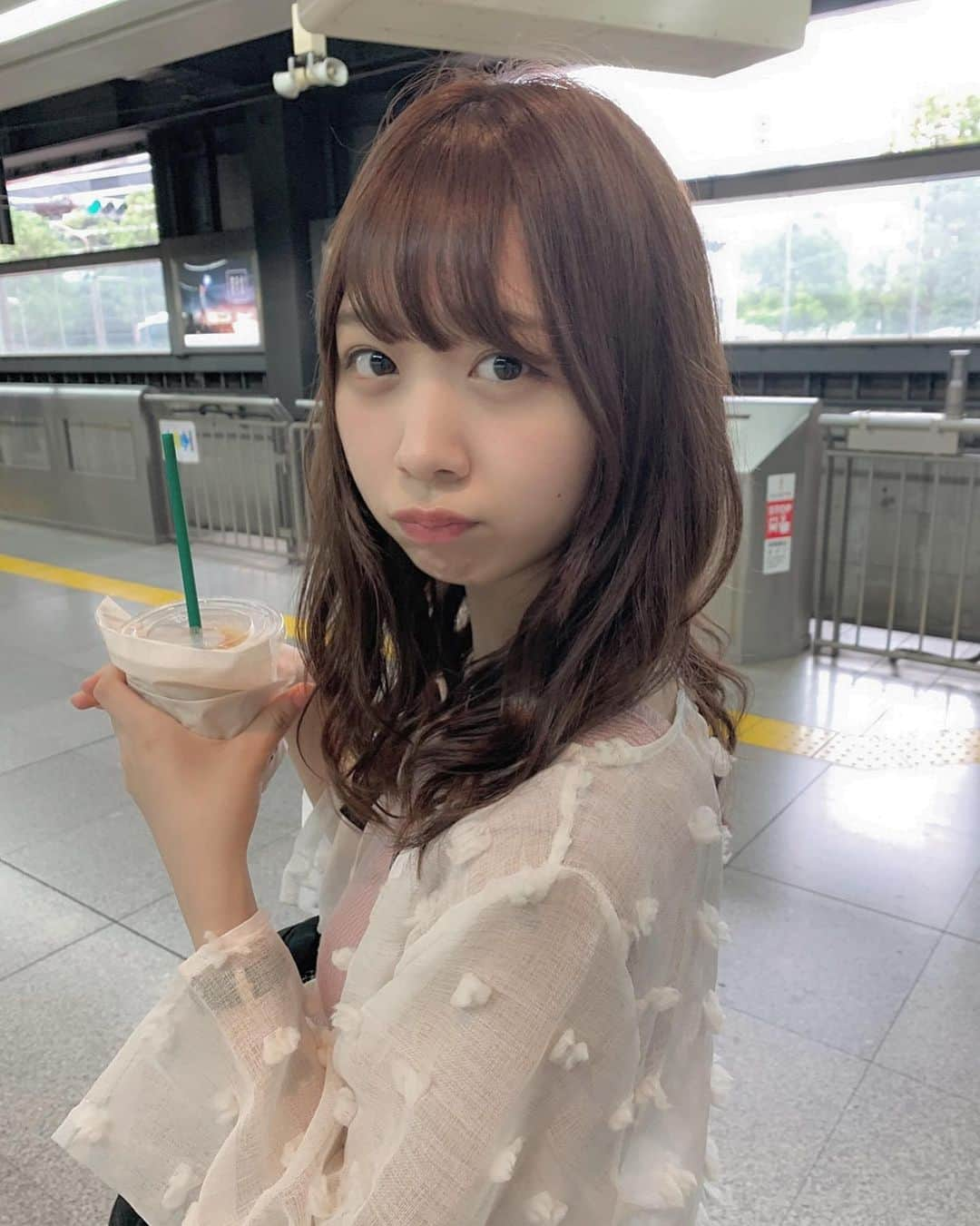 松田美里さんのインスタグラム写真 - (松田美里Instagram)「今日の🐰このトップス背中があいてて可愛いの 展示会で購入したの届いてたうれちい 上は海外で何年か前に買ったやつ～」6月8日 13時37分 - miri_matsuda