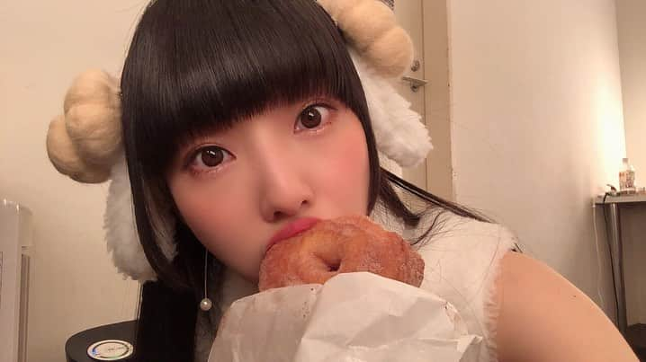 相沢梨紗さんのインスタグラム写真 - (相沢梨紗Instagram)「🍩 . . . #dempagumi #sweets #🍩 #donuts #japan #tokyo #akihabara #risaaizawa #😋」6月8日 13時45分 - risacheeese