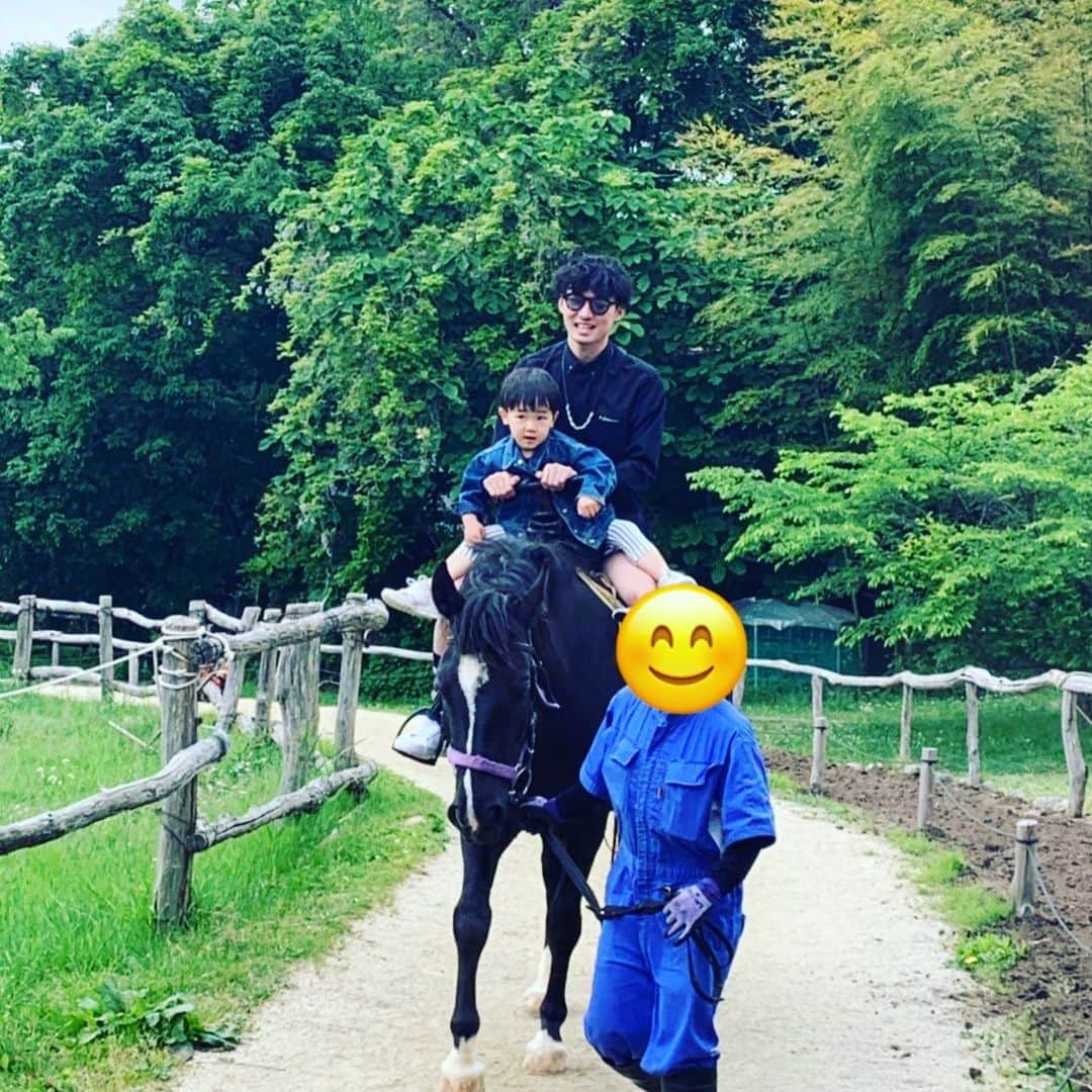 竹内寿さんのインスタグラム写真 - (竹内寿Instagram)「この前甥っ子と乗馬した！ お馬さん、お馬さんと楽しそうに乗ってる甥っ子に癒された。 また一緒にお馬さんに乗ろうね！  #甥っ子 #乗馬 #かわいい #お馬さん #また乗ろうね」6月8日 13時59分 - toshi.takeuchi
