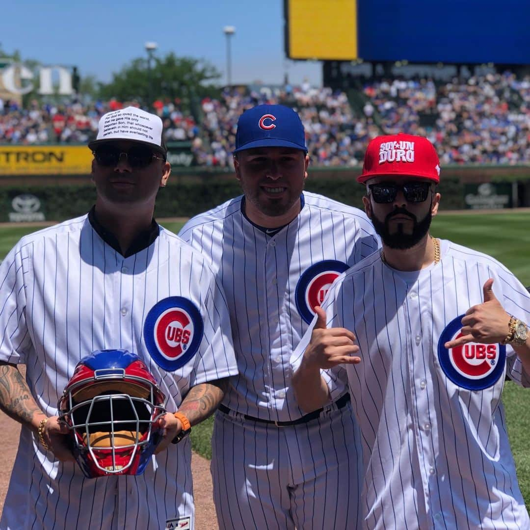 シカゴ・カブスさんのインスタグラム写真 - (シカゴ・カブスInstagram)「A star-studded Friday at the Friendly Confines!」6月8日 5時31分 - cubs