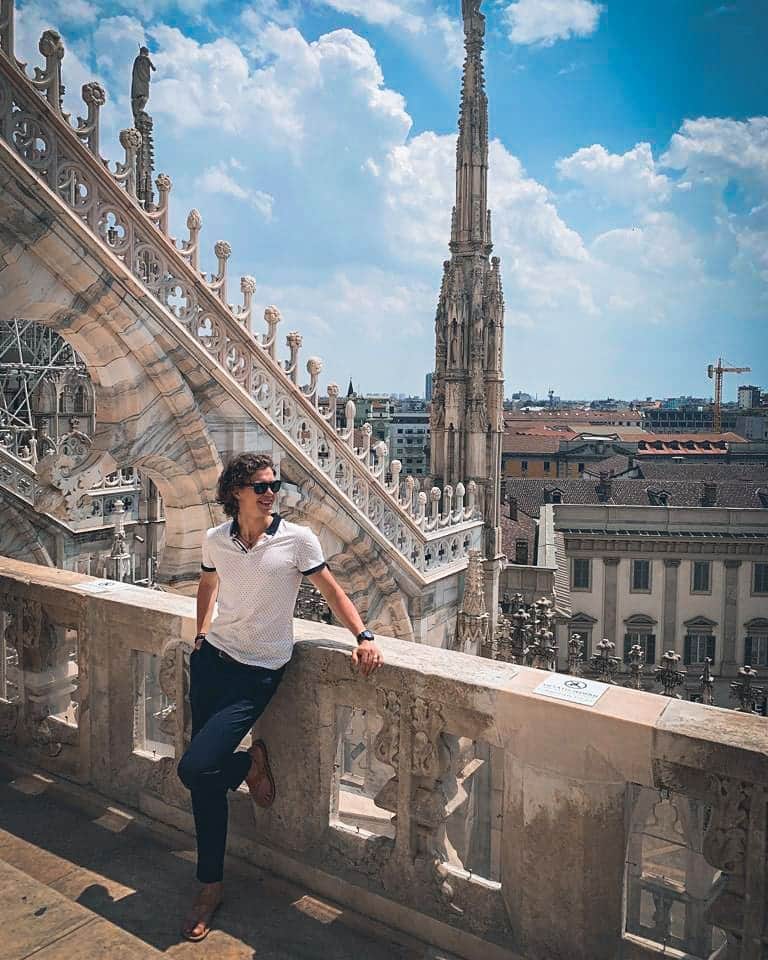 パヴェル・ドローストのインスタグラム：「La vita è bella!🇮🇹☀️👀 #italy #milan #ciaobella #italia #city #travel #visitmilan #lavitaebella #италия #милан」