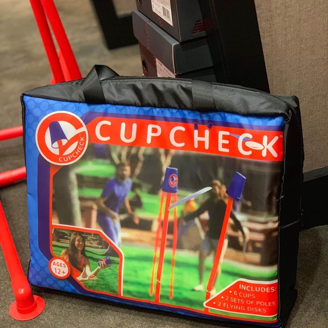 エバン・ロンゴリアさんのインスタグラム写真 - (エバン・ロンゴリアInstagram)「We’ve got a game in house finally! So proud of @meetthejepsens for bringing a dream to life! @cupcheckgame is a real thing now! #nowwego #cupcheck #beachgames #partygames #tailgateparty #tailgate」6月8日 5時43分 - evan.longoria3