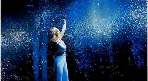 ハルストン・セイジのインスタグラム：「DAZZLER!!! I’ve had to get very good at keeping this a secret but DARK PHOENIX IS IN THEATERS TODAY! So excited to be a part of the X-Men family ✨💙✨」
