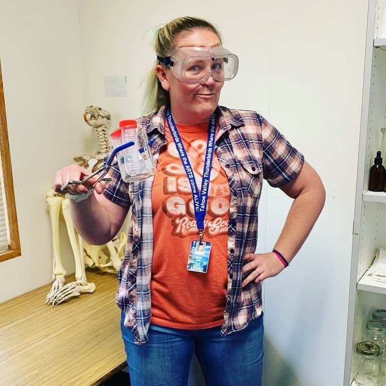 クリスティン・ベルさんのインスタグラム写真 - (クリスティン・ベルInstagram)「Fridays are the best days because I get to feature an amazing teacher. Today’s #FeaturedTeacherFriday is Lindsey Henry, who teaches science at the STEAM lab at Tahoe Valley Elementary School in CA. Here’s her story: “My door is always open for kids to come and just be. With the daily pressures of life the kids in my school know they can trust Mrs. Henry to listen to them & love on them no matter what. Tahoe Valley has a student population of 75% free & reduced lunch. Out of 397 students 54 of them are McKinney Vento kiddos. This means they do not have a stable living environment & sometimes are moving around monthly or even weekly. 30% of our school population are English Language learners. Our school science program has been trying to get off the ground for some time now & finally, we have gained the STEAM (pun intended) necessary to incorporate a science program at each of our 4 elementary schools in our small district. Some schools have more than enough others schools have hardly anything. Our school unfortunately, is one that has less. When it come to the science lab my dream is to allow my students to freely discover why science is so cool! I’d love to see my kiddos be able to play with items that most of them wouldn’t be able to experience otherwise. I want my kids to feel comfortable to learn without shame of making mistakes. In my room mistakes are welcome. I want my kids to be able to have a FAIL: First Attempt In Learning! That way they can feel confident to KEEP trying & to stay curious. Unfortunately, our science lab lacks in tangible tools for the kids to use for discovery. My wishlist has some simple things that will allow for uninhibited learning! Thank you!” Her wishlist will be in my bio and I wanna hug and kiss everyone who reads and helps our amazing teachers! 📚💗💪🏻🧠」6月8日 6時06分 - kristenanniebell