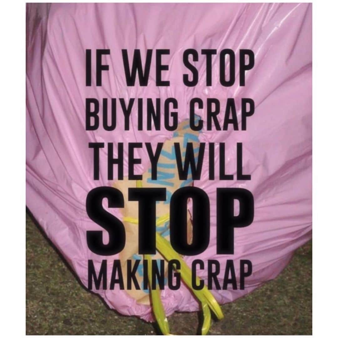 ナタリア・コルドバ・バックリーのインスタグラム：「consumer activism (being aware and educated about what you buy/consume/empower mentally, emotionally and physically) is perhaps one of, if not, the strongest tool we have for saving and bettering our only home, Earth and our family, humanity.  #EmpowerWhatReflectsYourHumanity  #Repost @consciousco」