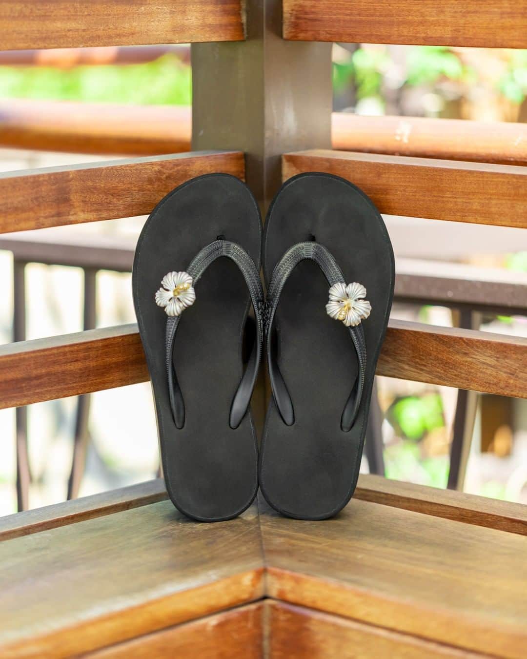 Popits Hawaiiさんのインスタグラム写真 - (Popits HawaiiInstagram)「What is your favorite color? Find your style at www.popitshawaii.com😍⠀ ⠀ ⠀ #popitshawaii #ポピッツ #sandals #charms #alohastate #luckywelivehawaii #waikiki #footwear #thong #happyfeet #flipflops #slippers #ハワイ #ハワイ旅行 #ハワイ好き #ハワイ大好き #ハワイ好きな人と繋がりたい #ビーチサンダル #フラ #フラダンス #占い #shopping #808」6月8日 7時00分 - popitshawaii