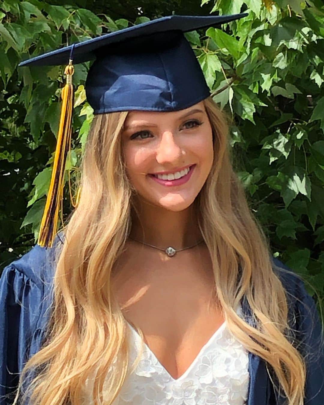 ケリー・ハイランドさんのインスタグラム写真 - (ケリー・ハイランドInstagram)「I can’t believe my baby is graduating. I am so proud of you ! #graduation #2019 #college #proudmom #love」6月8日 6時54分 - kellylhyland
