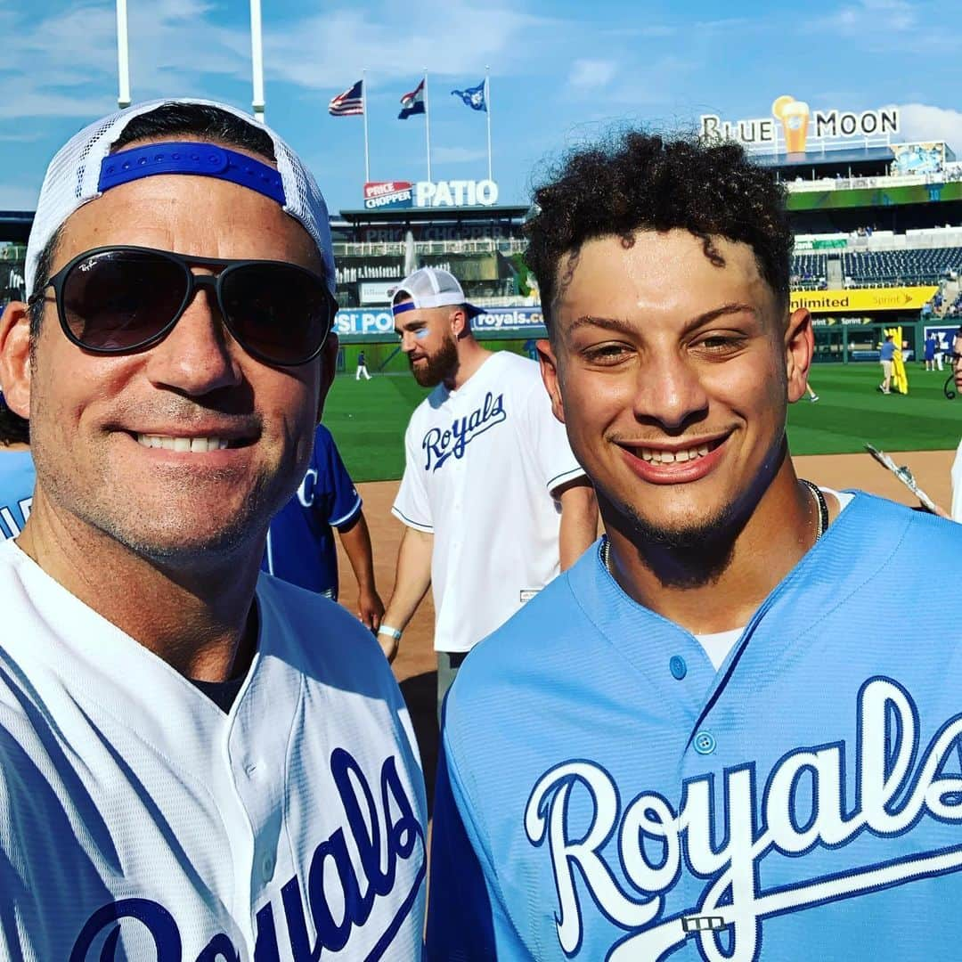 ジョシュ・ホプキンスさんのインスタグラム写真 - (ジョシュ・ホプキンスInstagram)「Just a couple MVPs hangin out.」6月8日 7時55分 - mrjoshhopkins