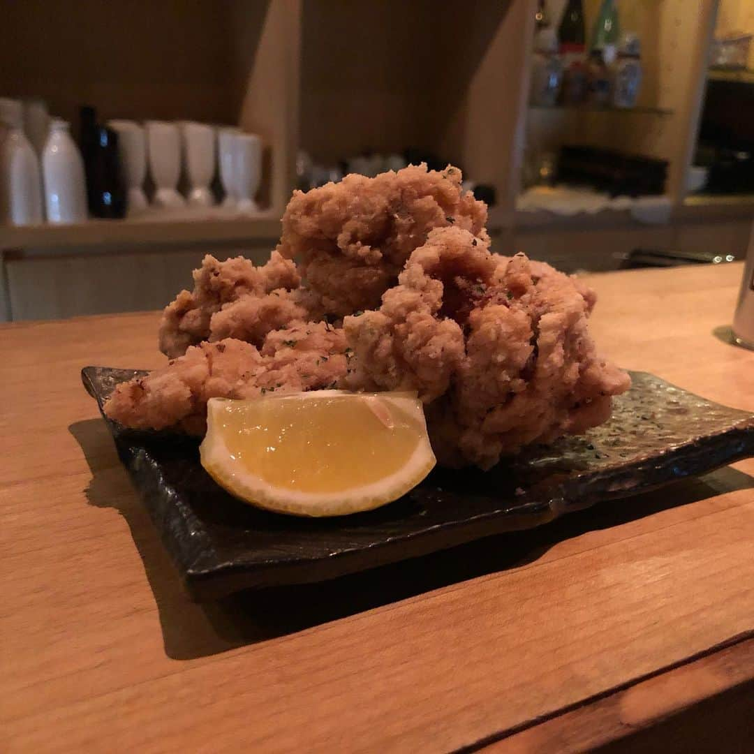 平田亮介さんのインスタグラム写真 - (平田亮介Instagram)「大学同期のコースケと#渋谷 の日本酒がバエるお店#sakeba 🍶🍶 二軒目は雰囲気も料理も抜群の#三軒茶屋 にある#すこぶる 🍺🥘 2019.6.8」6月8日 8時31分 - ta_ka_y