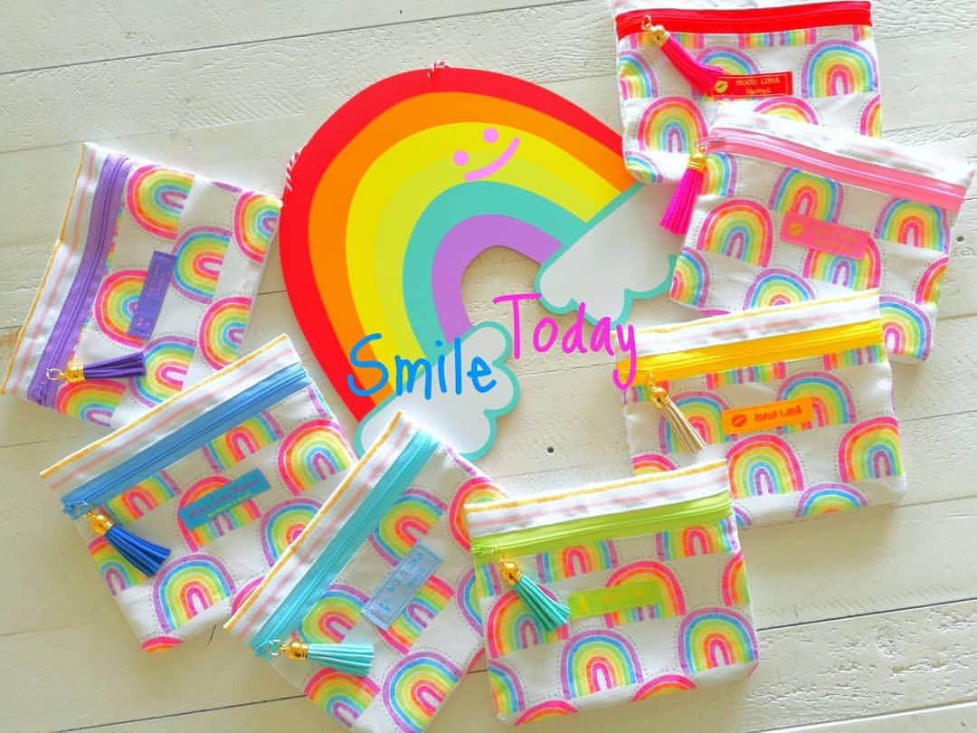 Moco Lima Hawaiiさんのインスタグラム写真 - (Moco Lima HawaiiInstagram)「Rainbow Pouch, Made By Moco  The gloomy rainy season has started in Japan. Don't you think a rainbow pouch is perfect for it?  日本は梅雨入りしたみたいです。こんな季節には虹のポーチで気分を盛り上げませんか？  #rainbow#rainyday#rainyseason#gloomy#love#rainbow#japan#hawaii#mocolima#smile#photography#mylife#purse#pouch#alohalife#aloha#goodday#funnight#lastnight#live  Moco Lima Showroom 13:00-18:00 Open Today  モコリマハワイお店は今日も元気に６時まで営業致しております♡」6月8日 9時11分 - mocolimahawaii