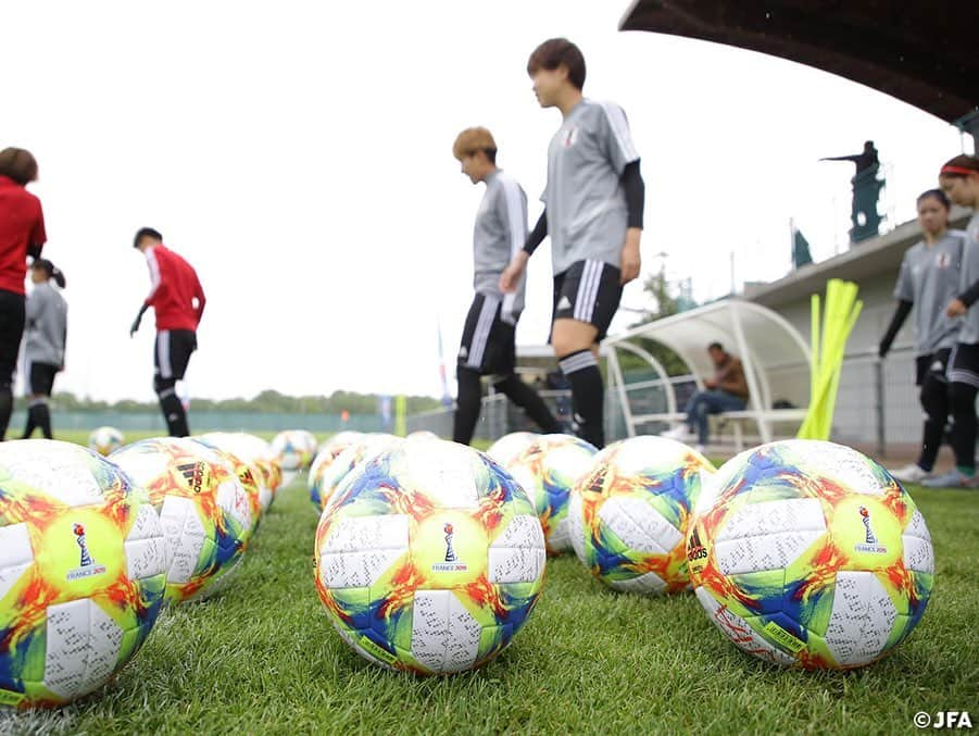 日本サッカー協会さんのインスタグラム写真 - (日本サッカー協会Instagram)「初戦まであと3日に迫った6/7(金)、なでしこジャパンはメディア公開でトレーニングを実施しました！ ・ ✍️JFA.jpでは、活動レポートを掲載中！ ・ ＜FIFA女子ワールドカップフランス2019＞ なでしこジャパン🇯🇵試合日程  6/10 25:00 vsアルゼンチン🇦🇷 6/14 22:00 vsスコットランド🏴󠁧󠁢󠁳󠁣󠁴󠁿 6/20 04:00 vsイングランド🏴󠁧󠁢󠁥󠁮󠁧󠁿 📺フジテレビ系列、NHK BS、J SPORTSで生中継！ ・ #nadeshiko #世界のなでしこ #なでしこジャパン#FIFAWWC」6月8日 14時44分 - japanfootballassociation