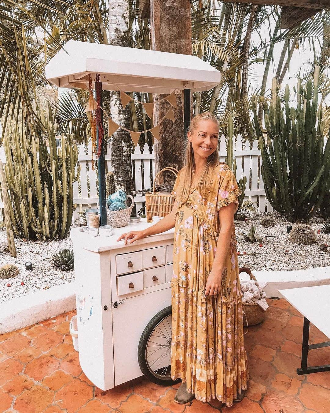 SPELLさんのインスタグラム写真 - (SPELLInstagram)「Gorgeous lady Caddie from @theheartcart_ is at our boutique Cactus Courtyard today 🌵 kids can create a free clay whale keepsake from 10am-1pm in celebration of #worldoceansday and the whales coming through Byron 🐳 limited numbers ~ perfect rainy day fun! #spellsaturdays」6月8日 9時16分 - spell