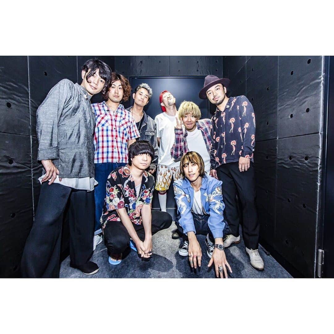 青木カズローさんのインスタグラム写真 - (青木カズローInstagram)「SUPER BEAVER﻿ x クリープハイプ ﻿ 2019.06.07 @ 仙台 GIGS ﻿ photo by 青木カズロー(cazrowAoki)﻿ ﻿ #SUPERBEAVER #クリープハイプ #写殺﻿ #人間が生きている瞬間﻿ #生きてなきゃ殺せない﻿」6月8日 9時16分 - cazrowaoki